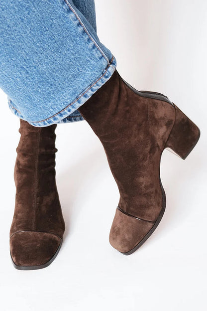 Victoria – Botas con Tacón de Punta Cuadrada
