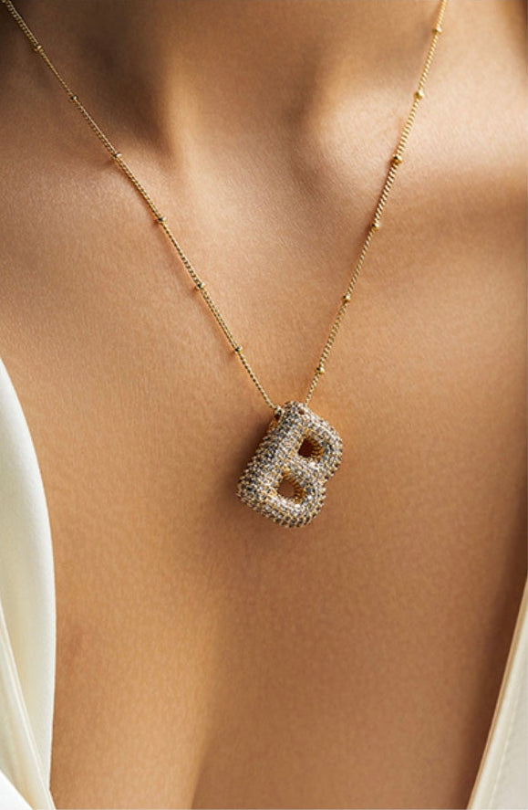 Savannah | Collar con Letra Burbuja en Diamante