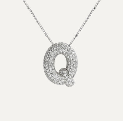 Savannah | Collar con Letra Burbuja en Diamante