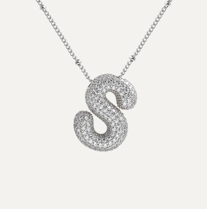 Savannah | Collar con Letra Burbuja en Diamante