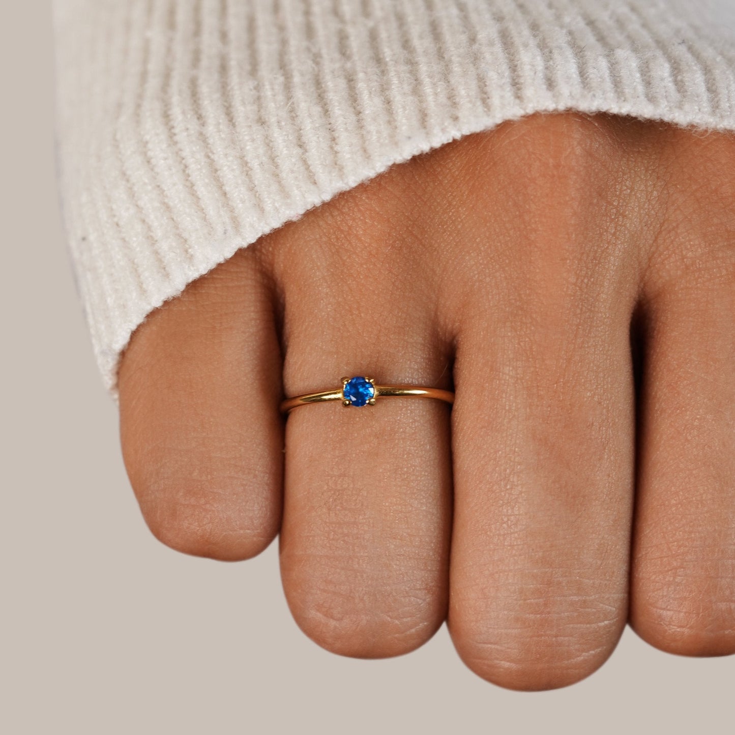 Anillos de oro con piedra natal
