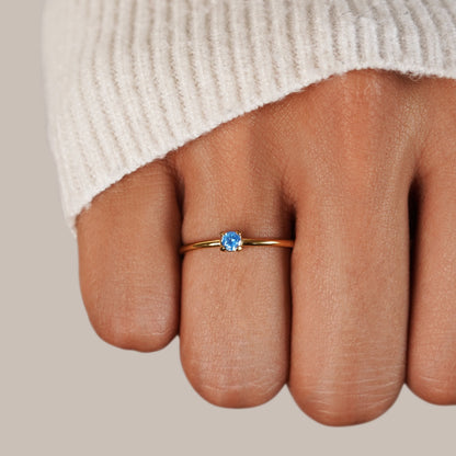 Anillos de oro con piedra natal