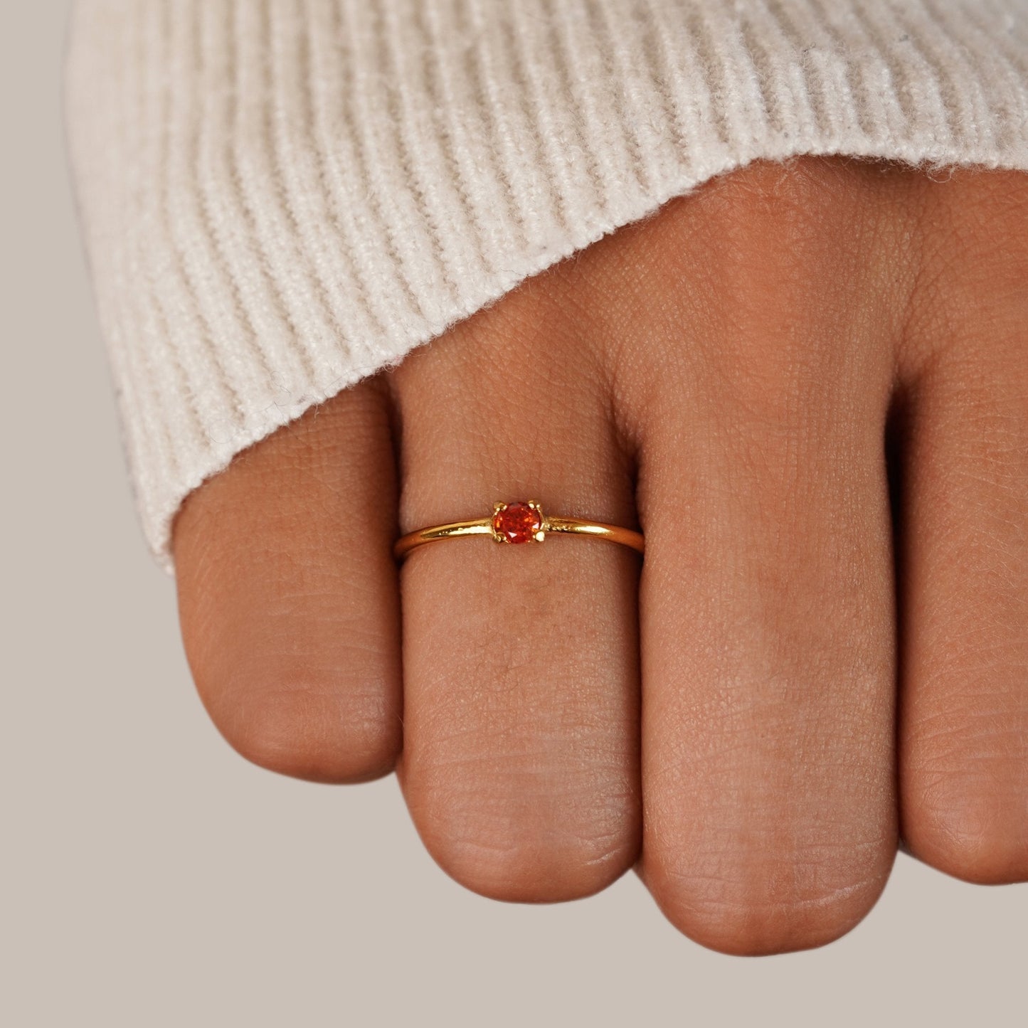 Anillos de oro con piedra natal