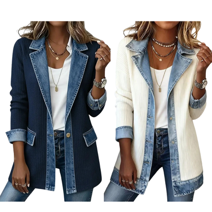 Elegante abrigo de punto acanalado para mujer con inserciones de mezclilla